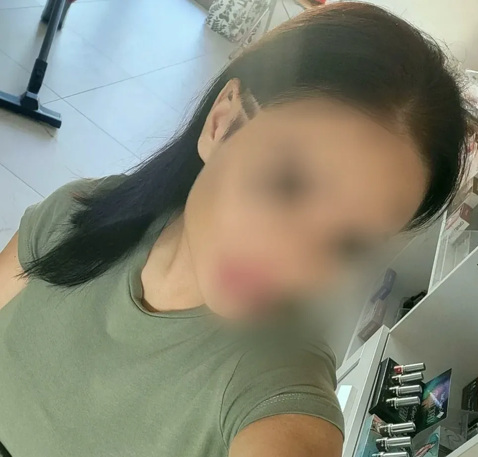 Claire, 29