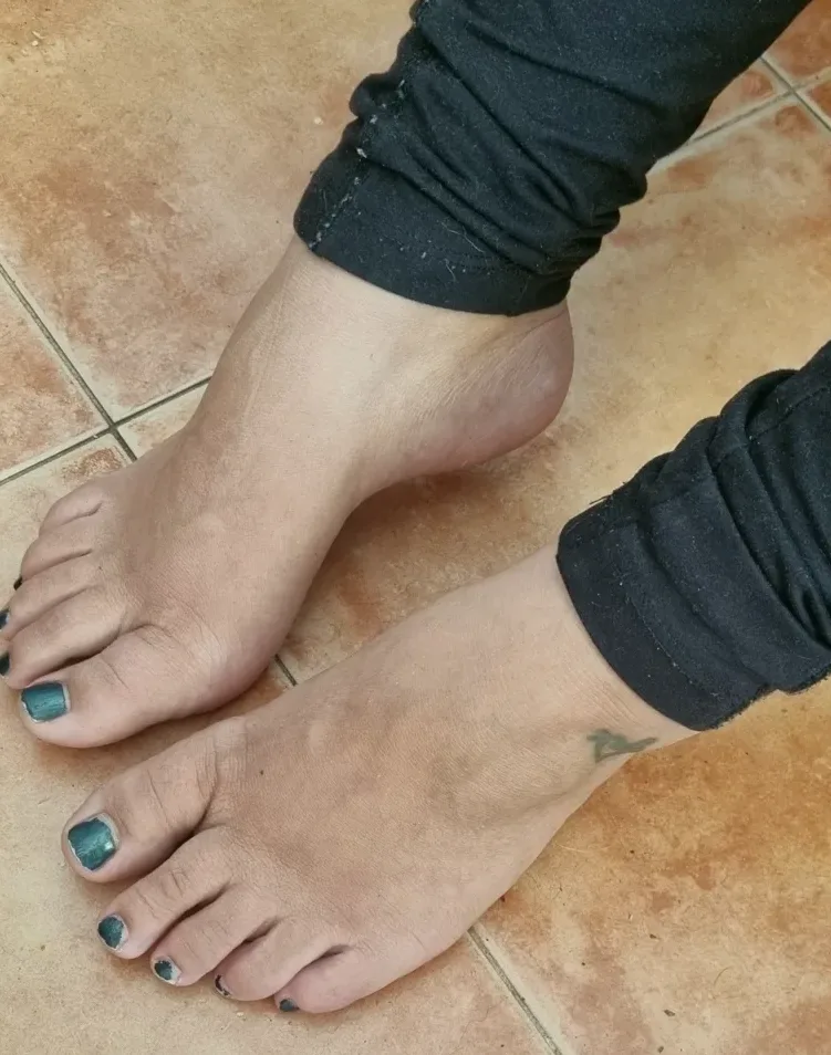 Nia, 34