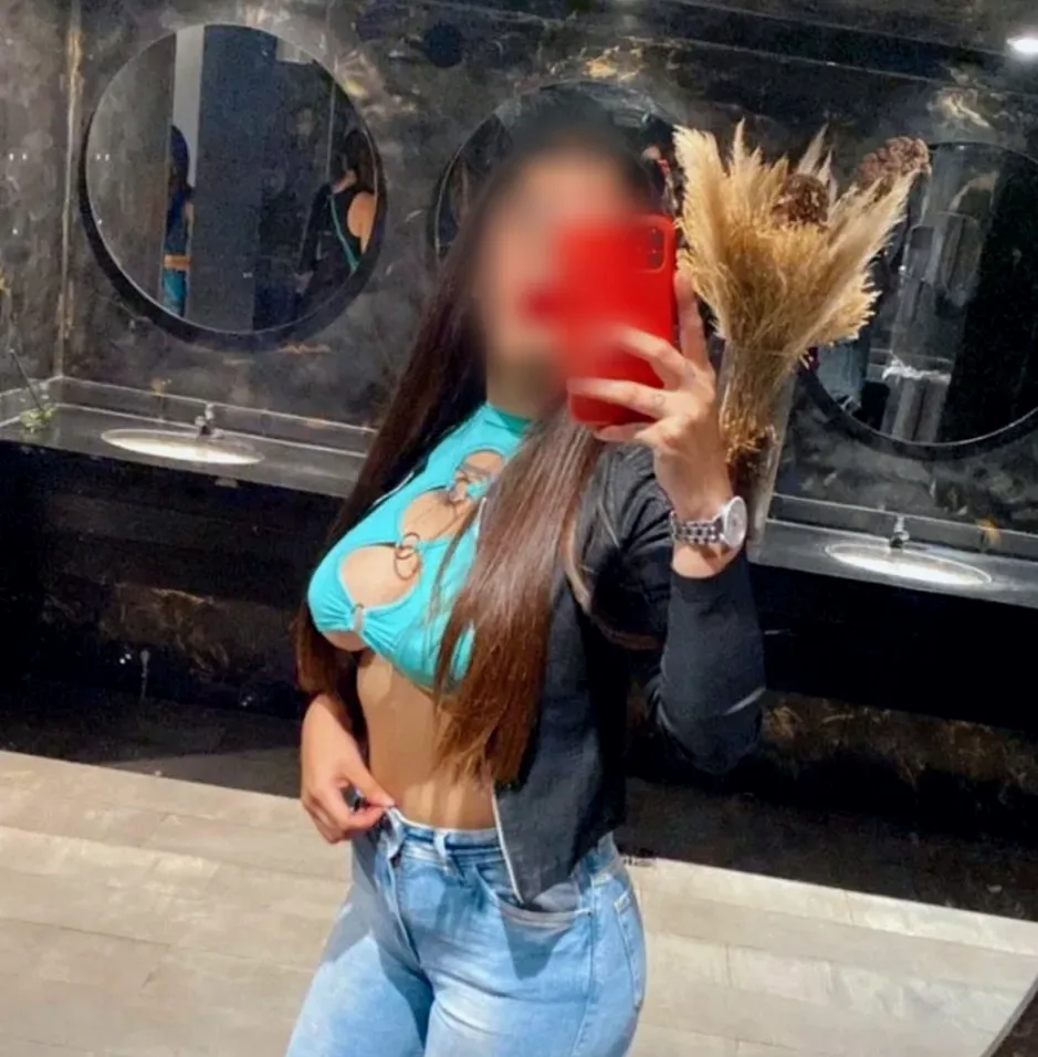 Sarah, 35